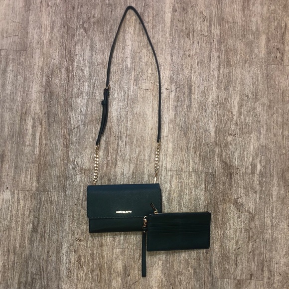 Michael Kors Forest Green Crossbody bag with detachable wristlet inside. - Picture 2 of 10